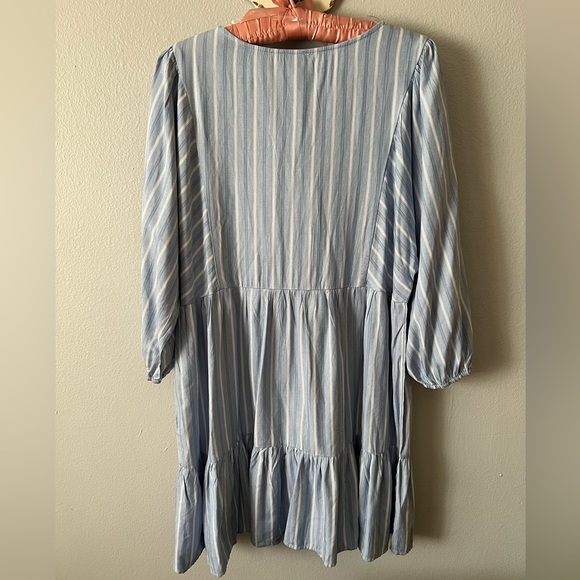 ✨SOLD✨Baby Blue Striped Tiered 3/4 Sleeve Cozy Co Dress Size L (L-XL Fit) NWT - Picture 4 of 9